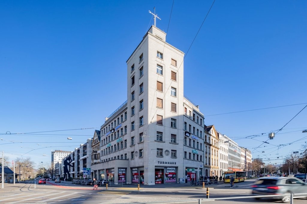 371m² de bureaux, photo 1 sur 10