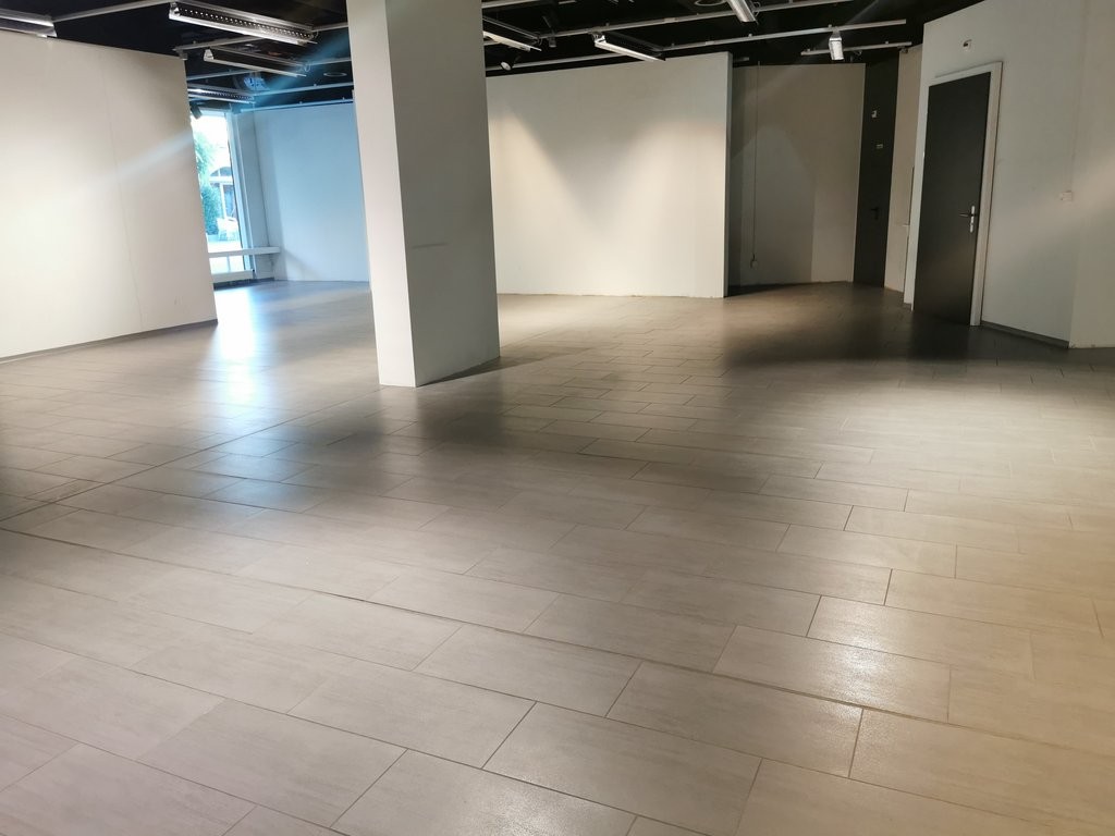 Commerce de 195m²