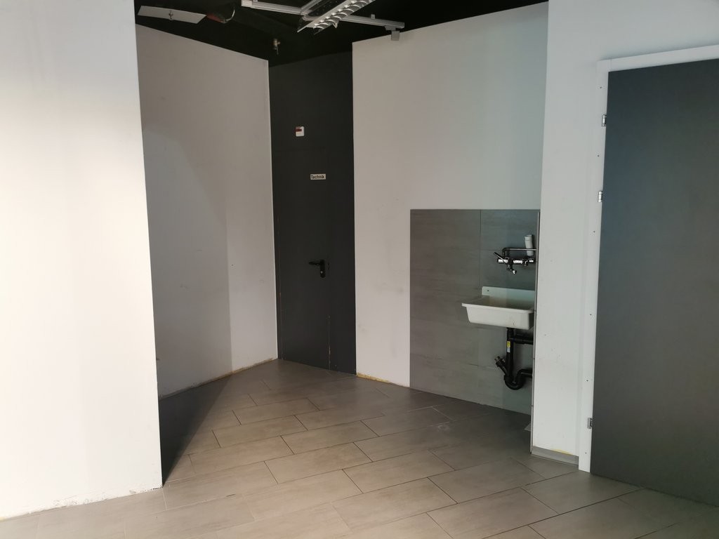 Commerce de 195m²