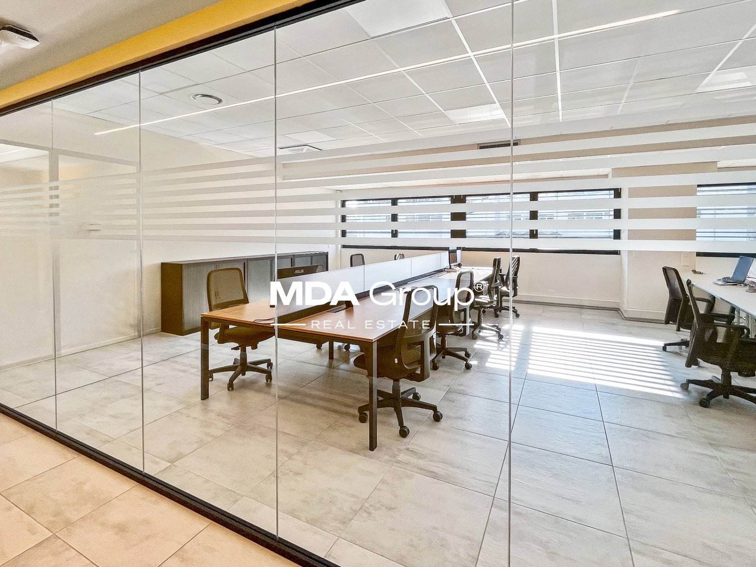 670m² bureau
