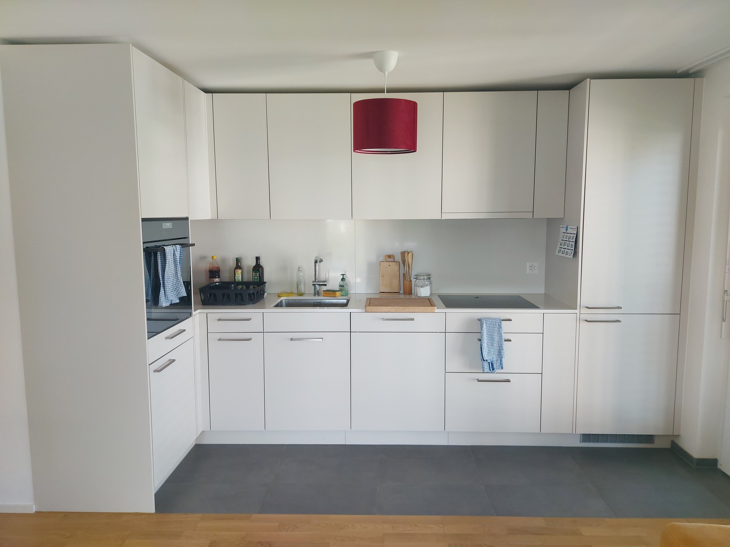 Chambre dans une colocation

Comme je pars pour un semestre à l'étranger pendant quelques mois, je loue ma chambre en colocation :

Temporaire du 1er octobre à fin février
10 minutes du centre de Regensdorf (Coop, Migros, Denner, etc.)
2 minutes de l'arrêt Regensdorf Chrüzächer
Bonnes liaisons vers , photo 2 sur 7