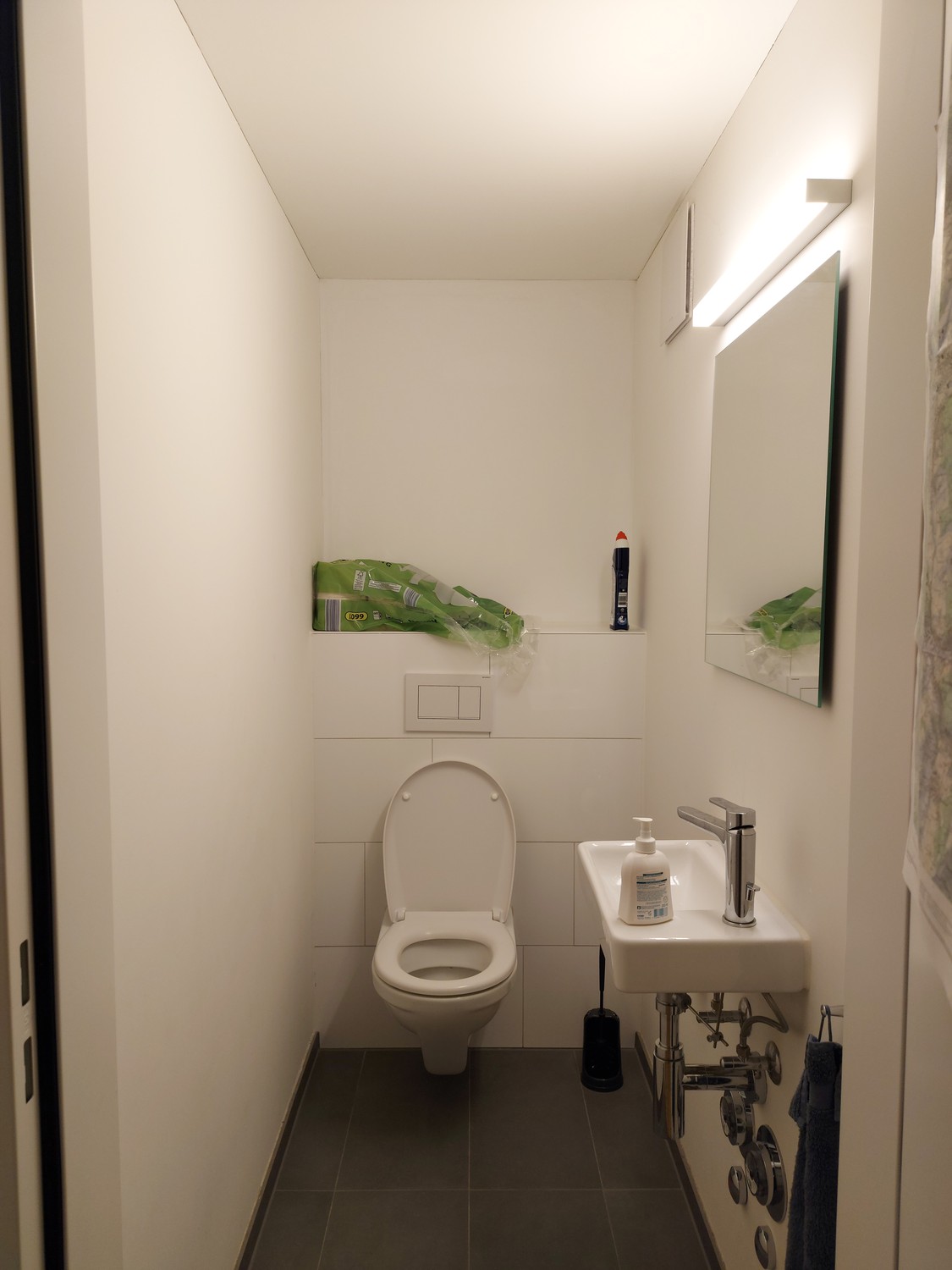 Chambre dans une colocation

Comme je pars pour un semestre à l'étranger pendant quelques mois, je loue ma chambre en colocation :

Temporaire du 1er octobre à fin février
10 minutes du centre de Regensdorf (Coop, Migros, Denner, etc.)
2 minutes de l'arrêt Regensdorf Chrüzächer
Bonnes liaisons vers , photo 7 sur 7