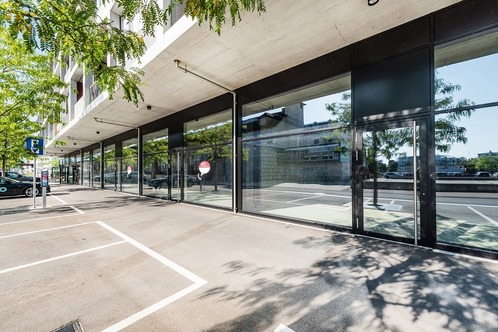 565m² de commerce