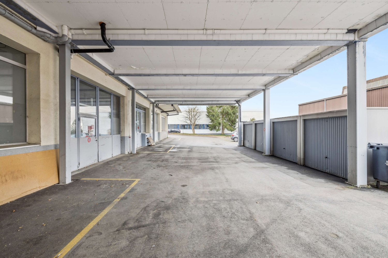 1269m² industrial object