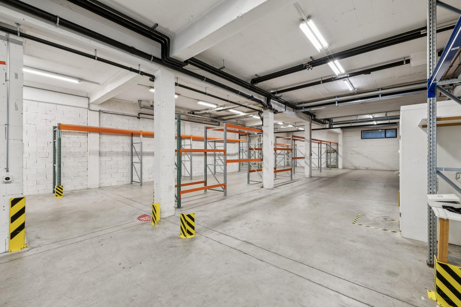 1269m² industrial object