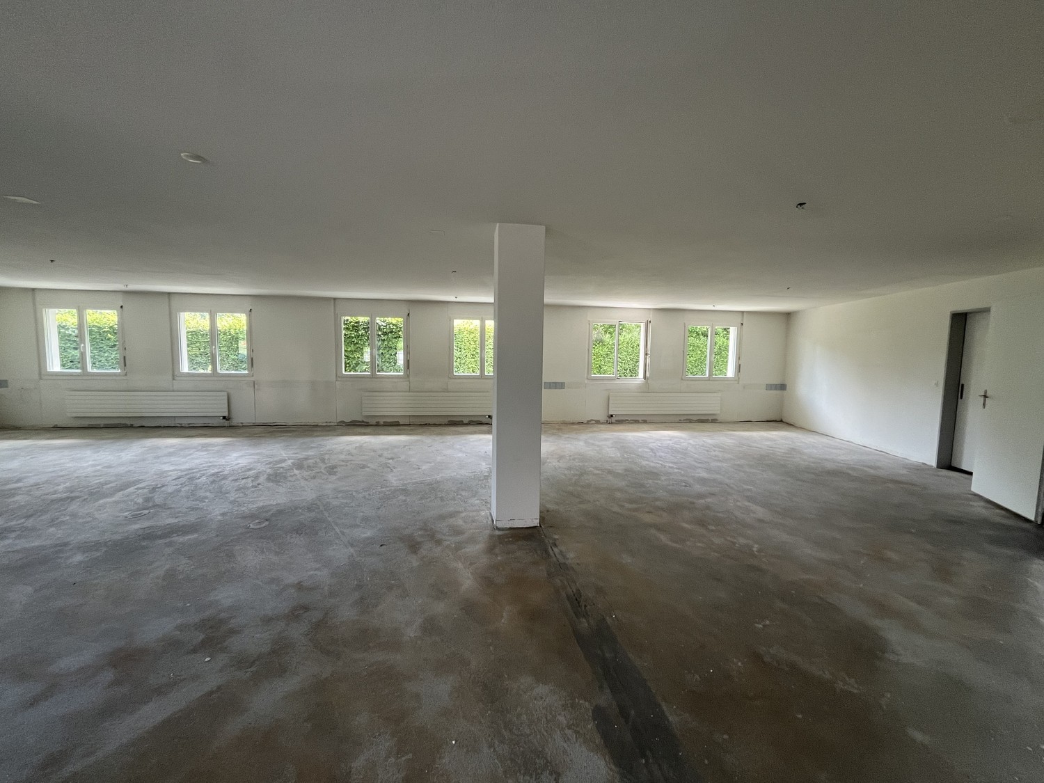 135m² commercial