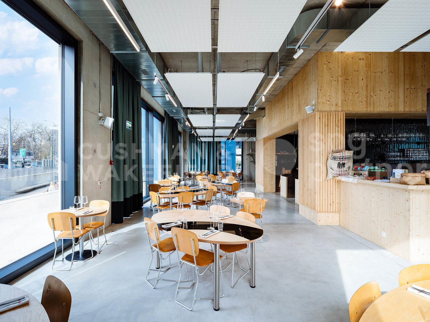336m² commercial