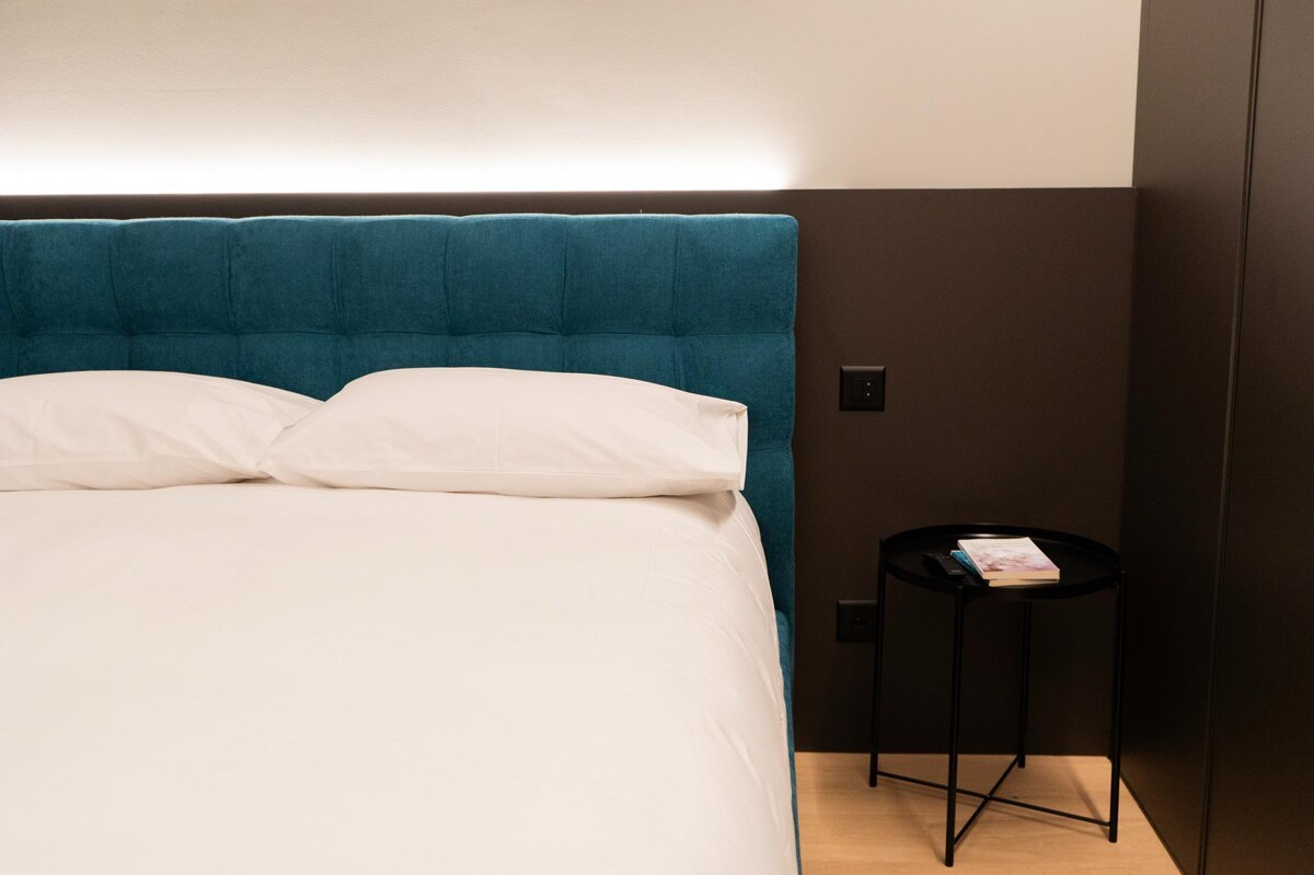 1 room single room