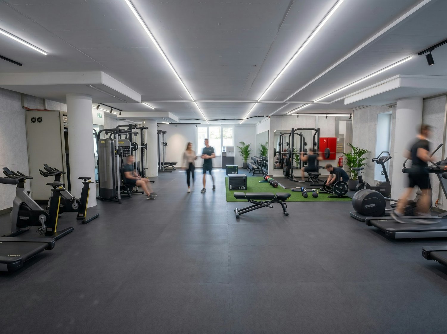 380m² commercial
