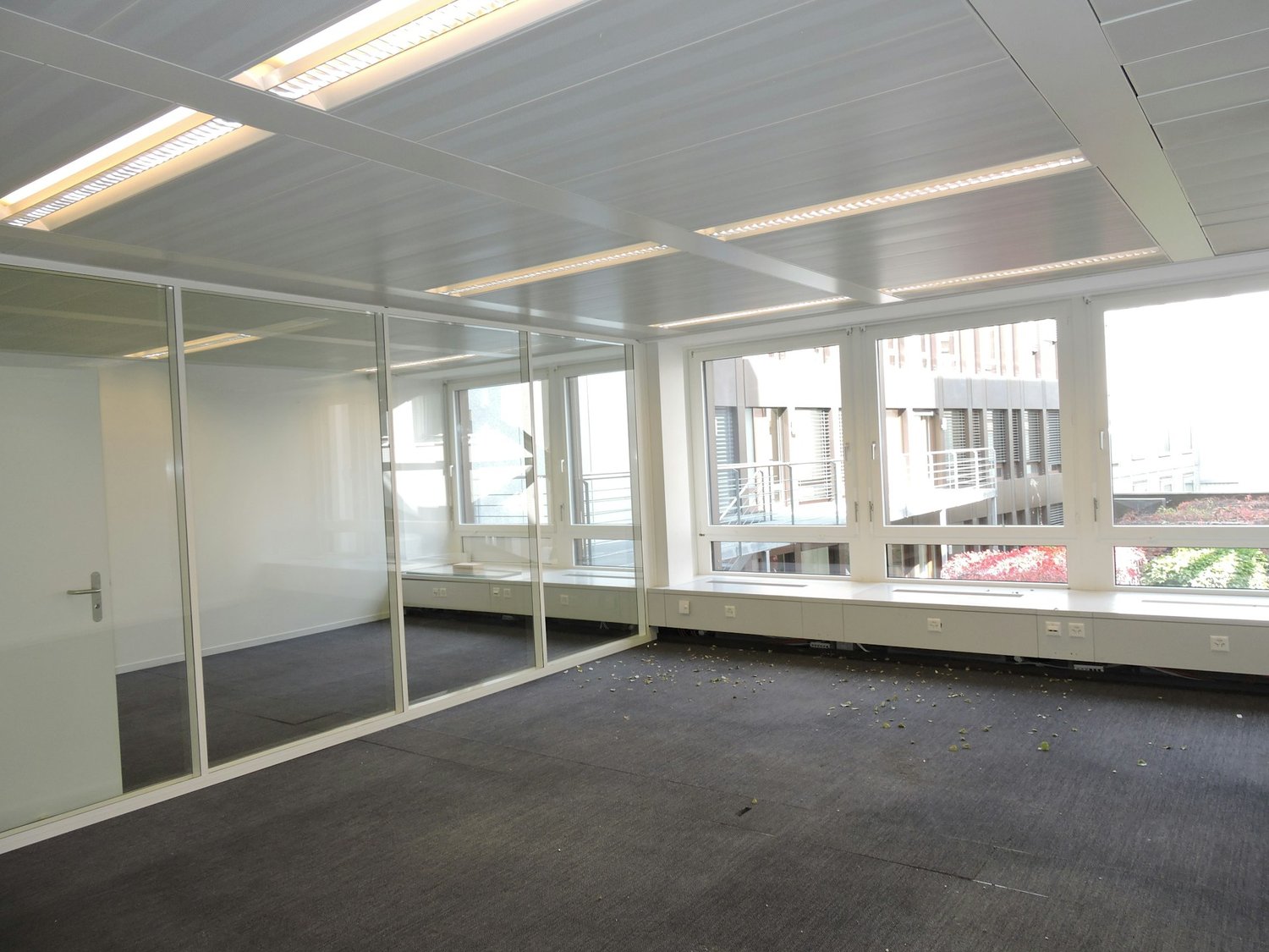 95m² bureau, photo 3 sur 8