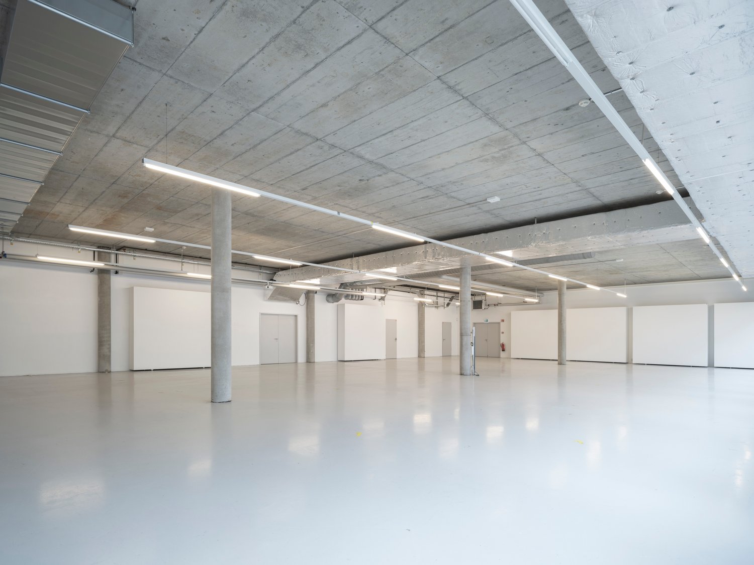 400m² industrial object, photo 2 sur 5