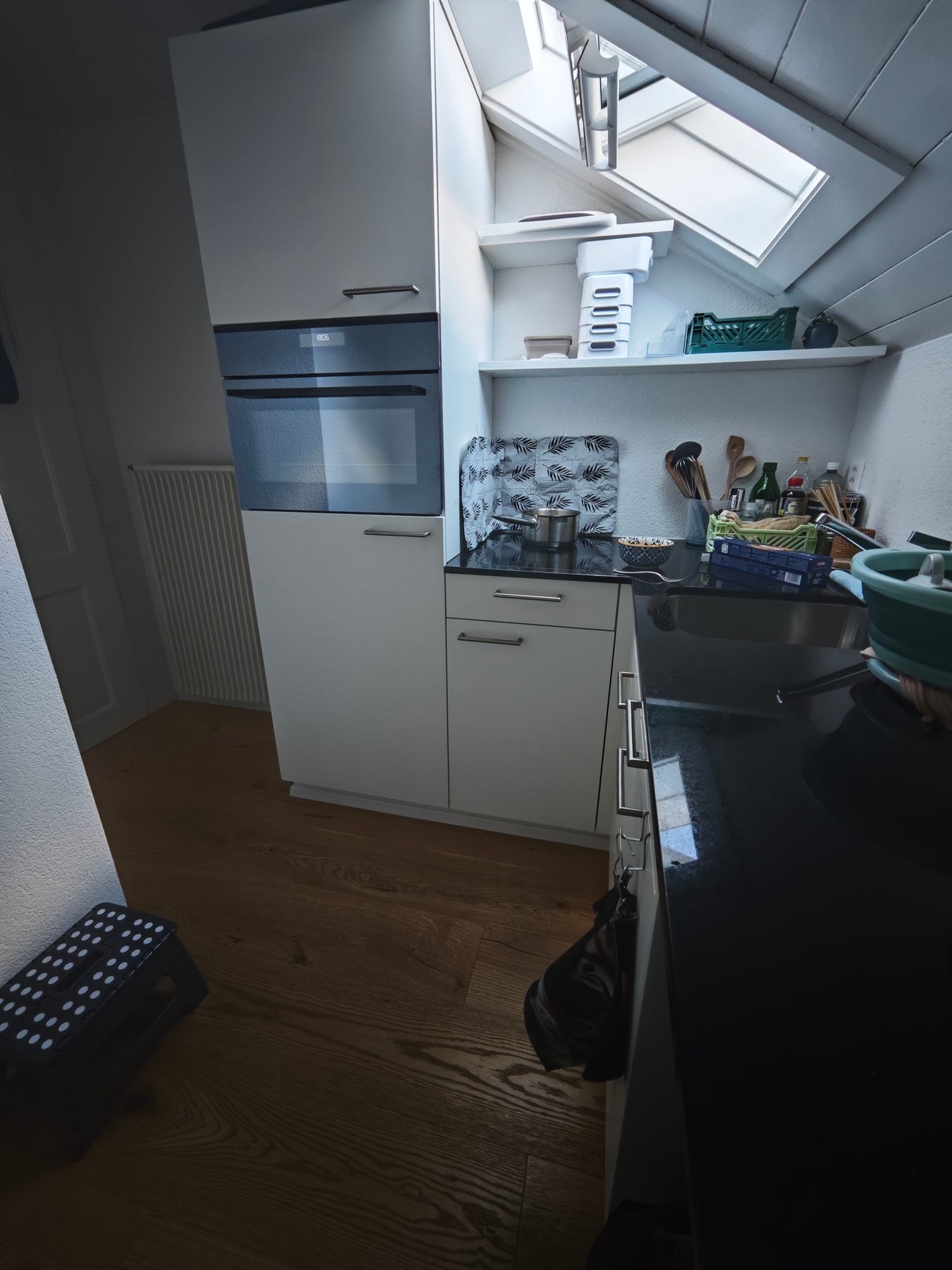 Chambre dans une colocation

Vous cherchez une belle chambre fraîchement rénovée et appréciez votre intimité ? Alors ceci pourrait peut-être parfaitement vous convenir.

Chambre : Chambre individuelle lumineuse dans un appartement fraîchement rénové.

Emplacement : Excellente liaison à la gare (2 mi, photo 2 sur 3