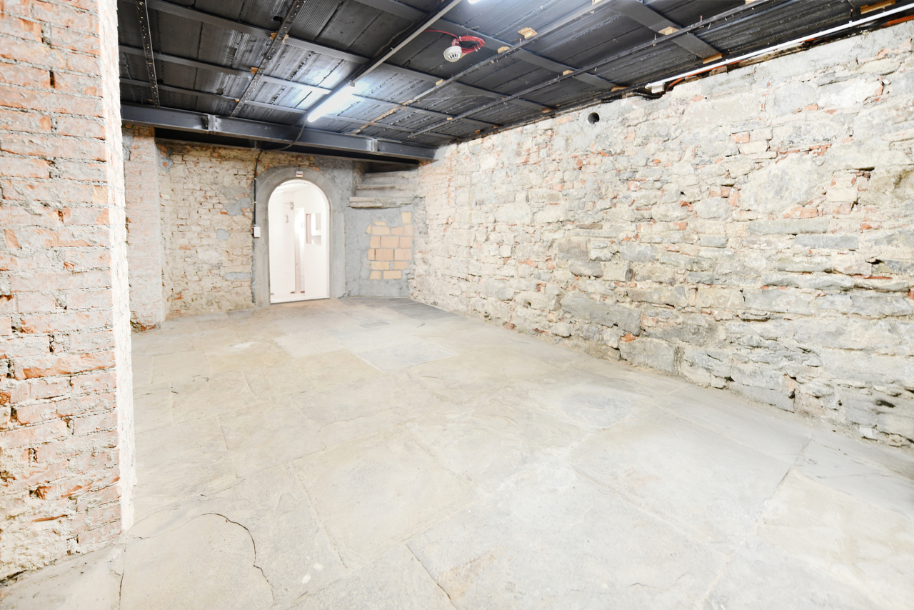 258m² bureau, photo 6 sur 6