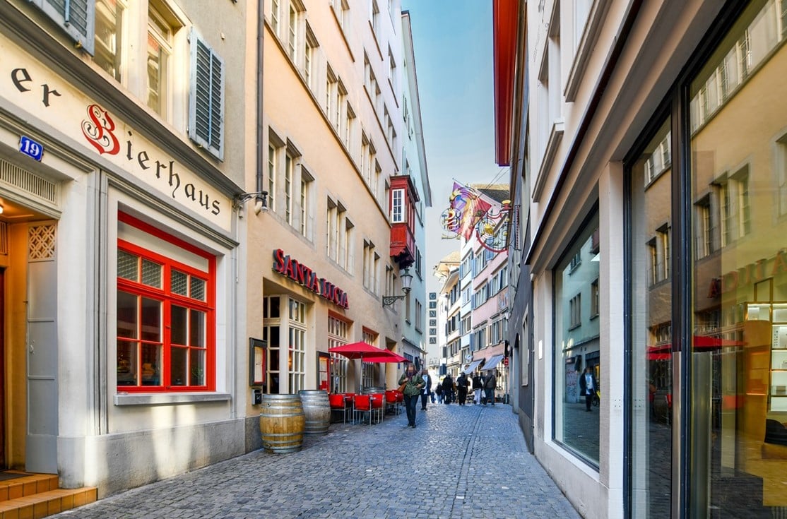 129m² shop