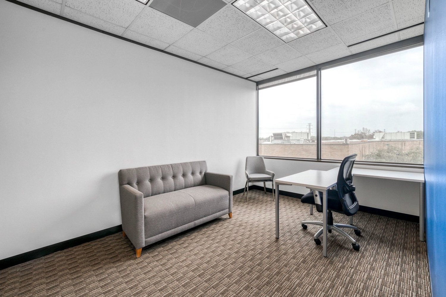 Office, photo 1 sur 8