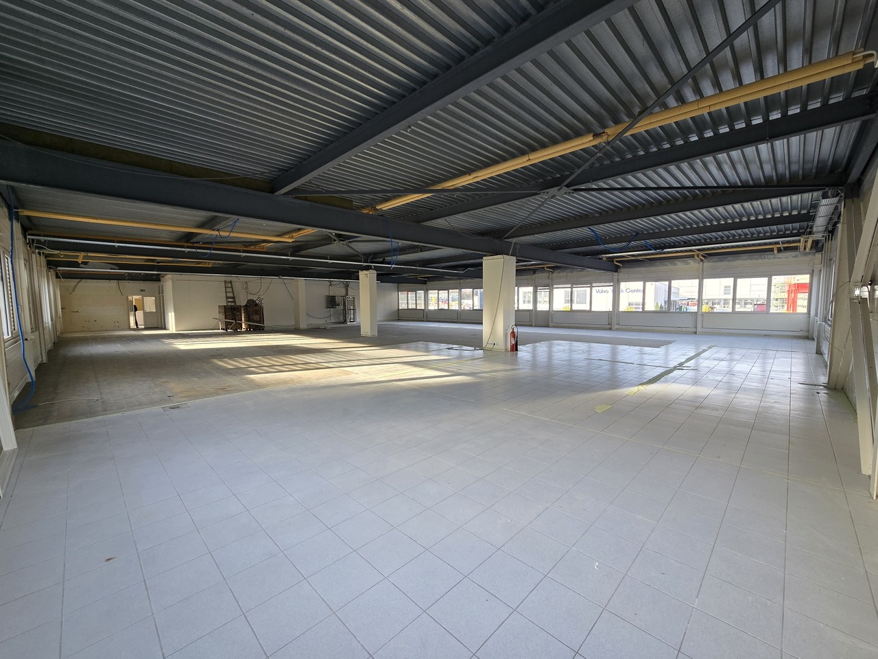 555m² atelier, photo 4 sur 7