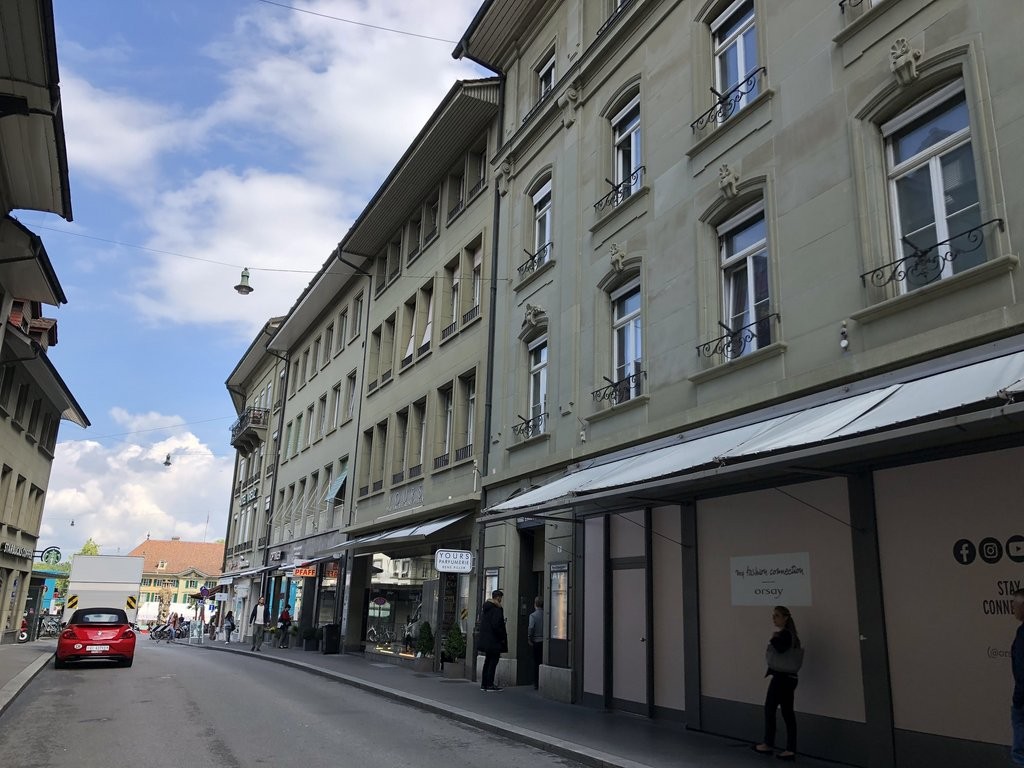 96m² office