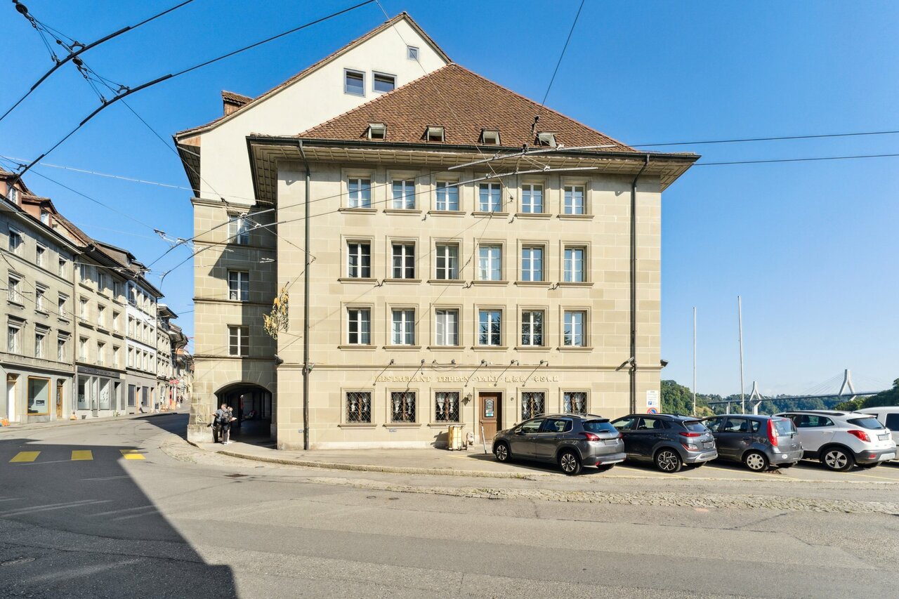 180m² arcade