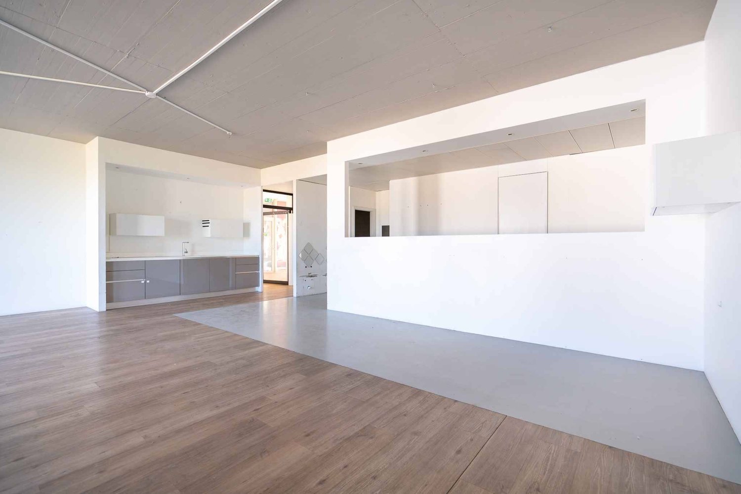 135m² office