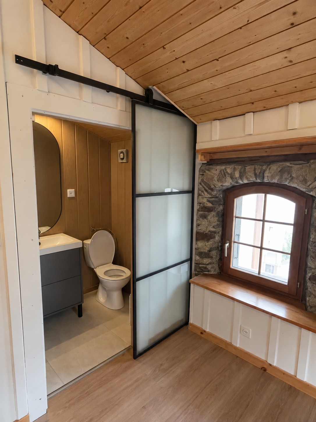 2 rooms single house