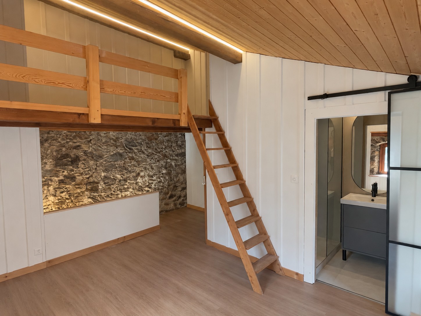 2 rooms single house