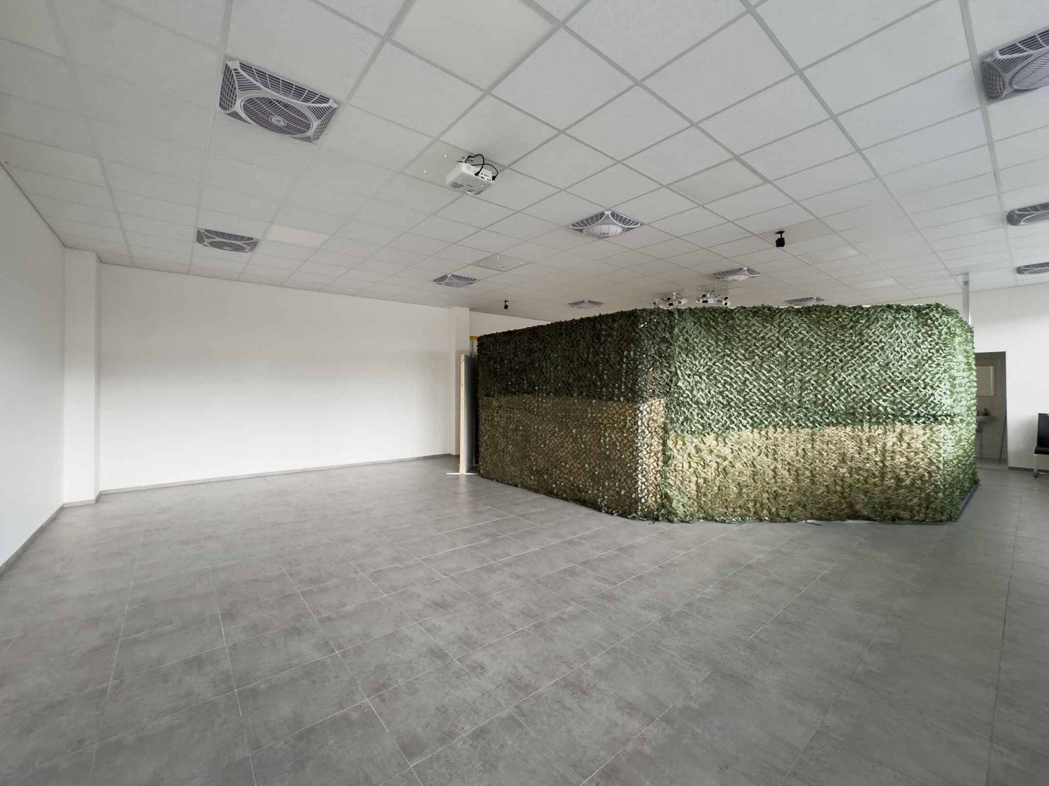 125m² office