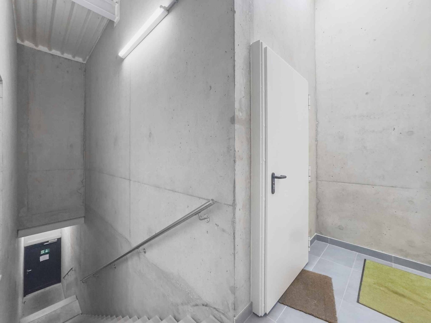 125m² office