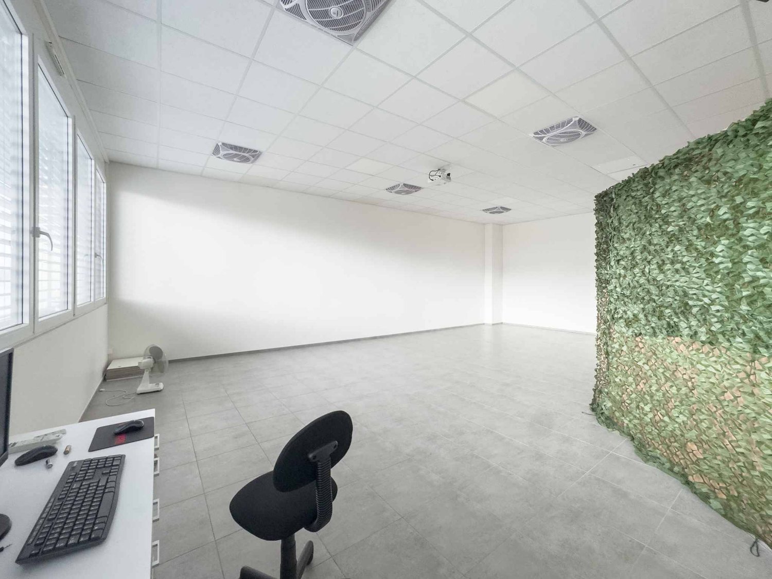 125m² office