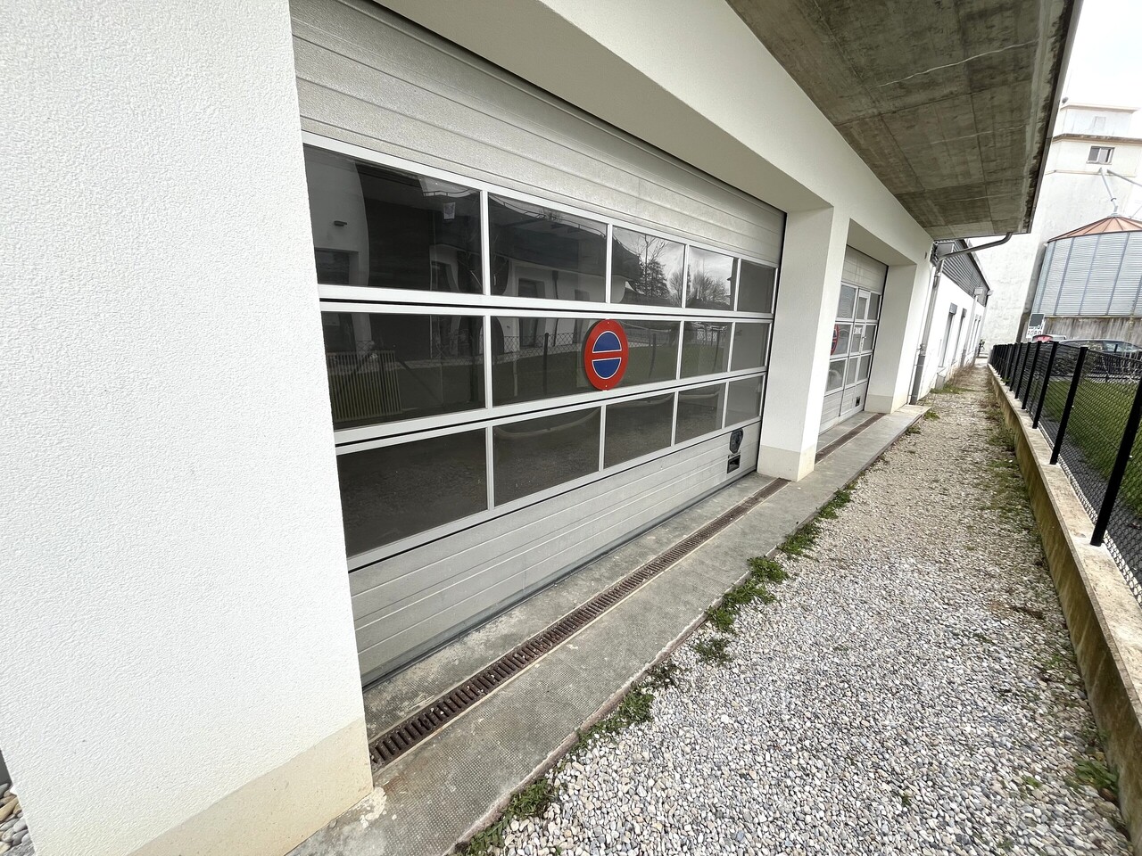 50m² storage room