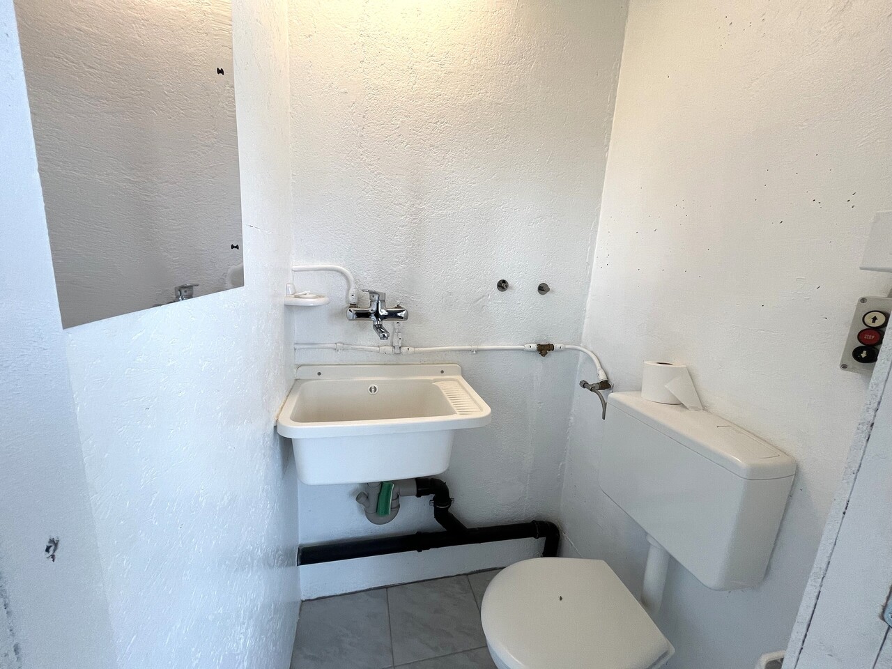 50m² storage room