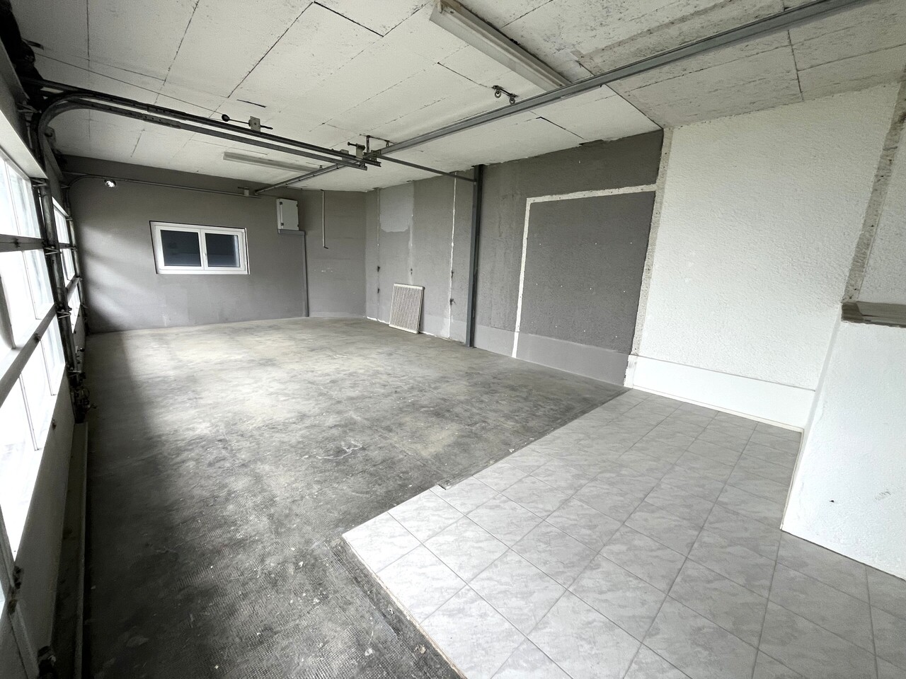 50m² storage room