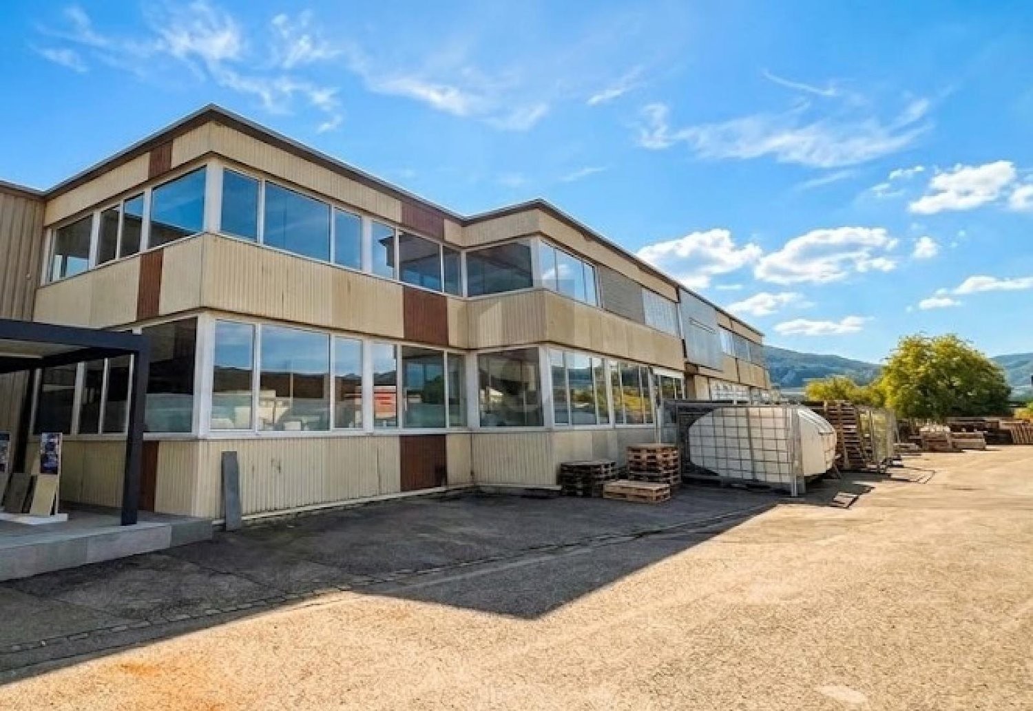 460m² factory, photo 2 sur 4