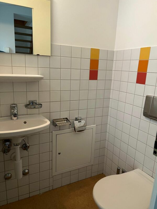 60m² office