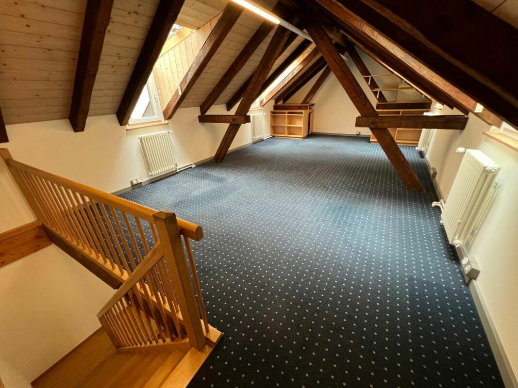60m² office