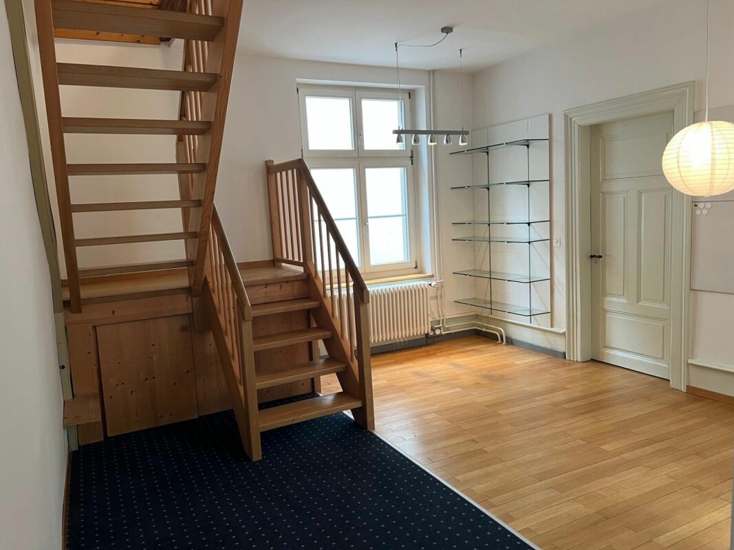 60m² office