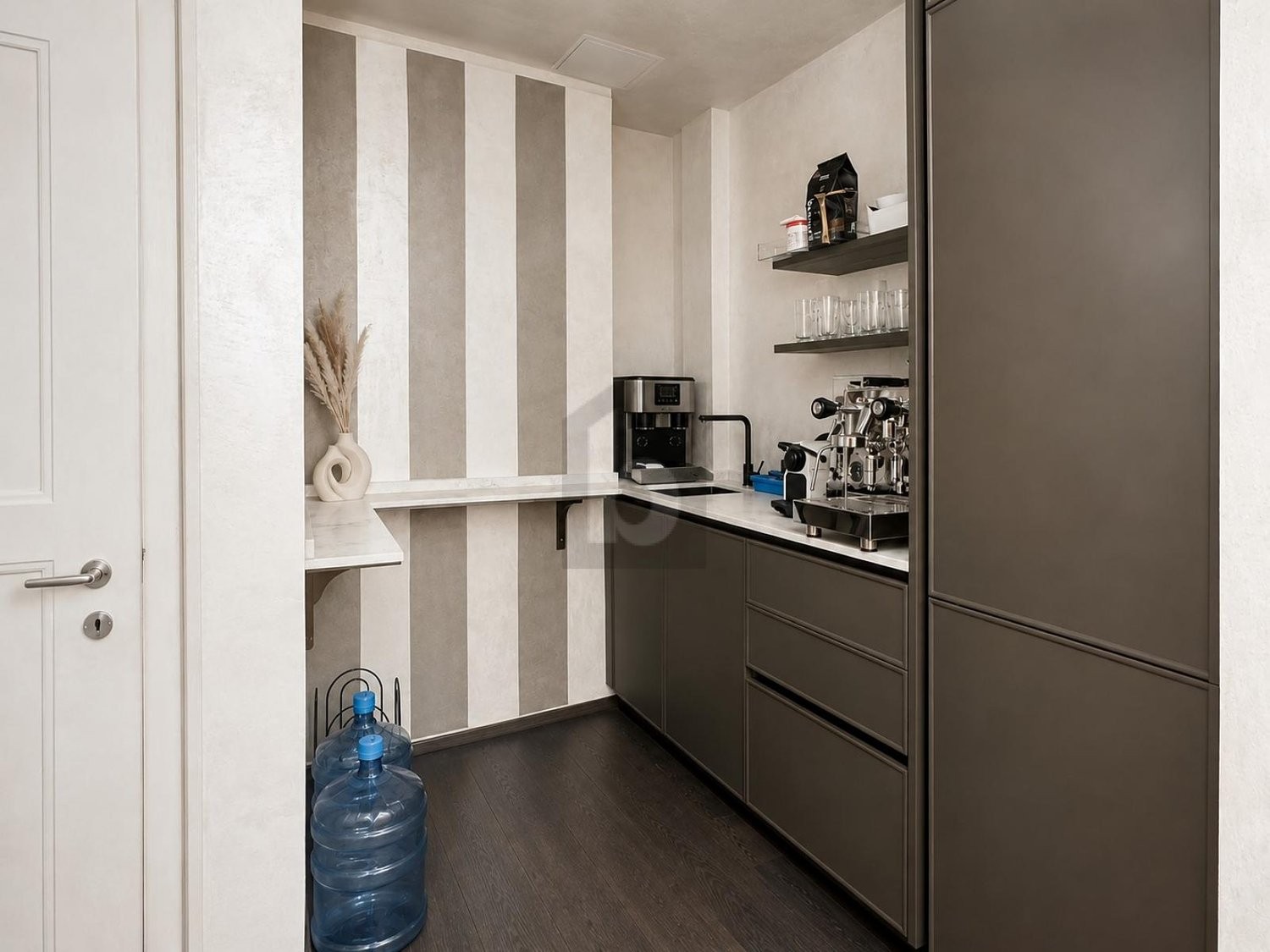 Bureau de 34m², photo 2 sur 4