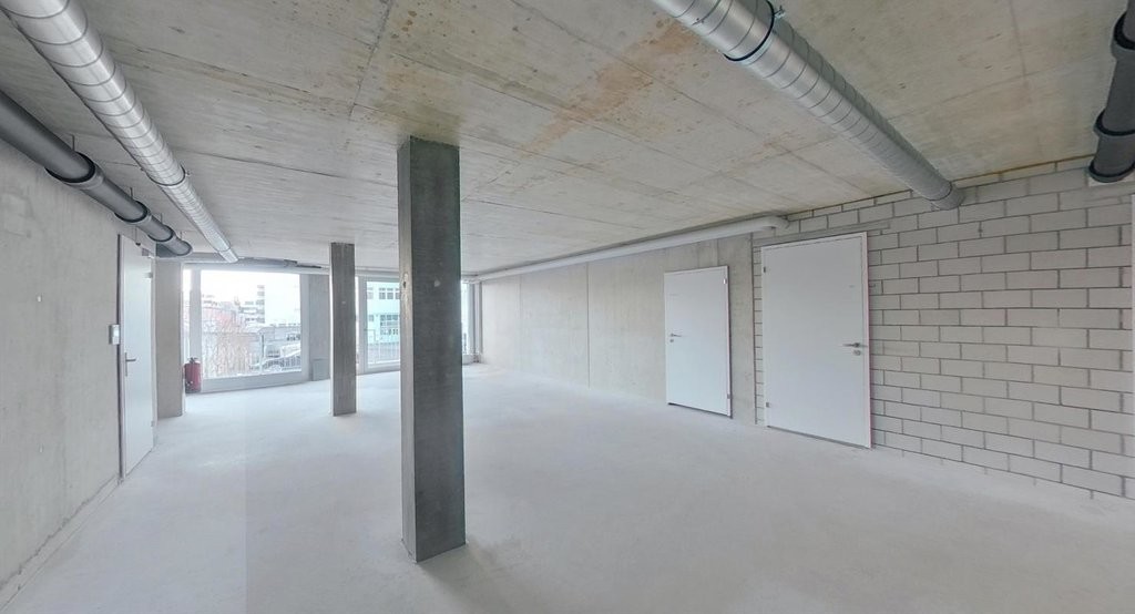 93m² de bureau