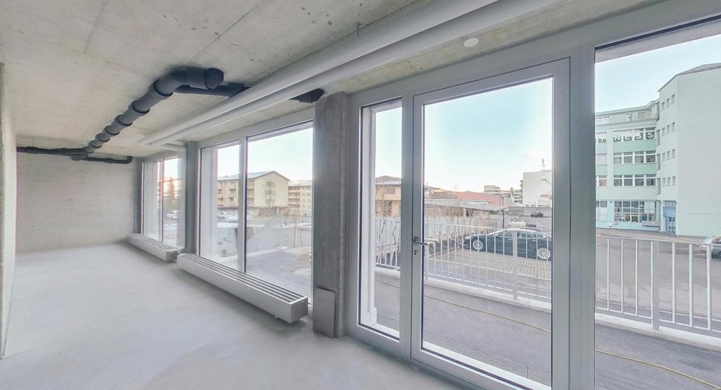 93m² de bureau