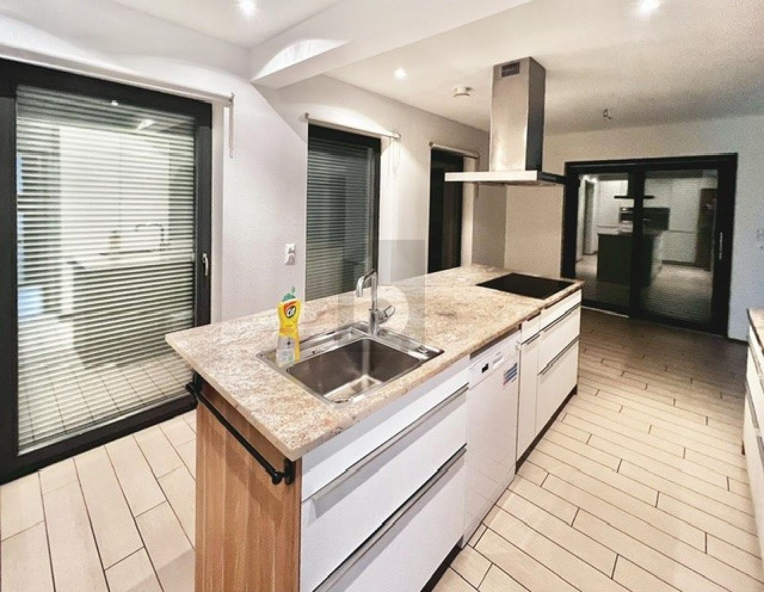 8 Zimmer Einfamilienhaus