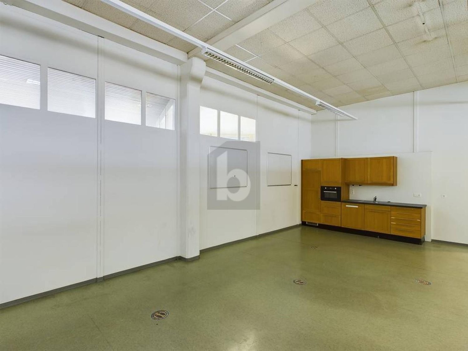 Bureau de 125m², photo 2 sur 3