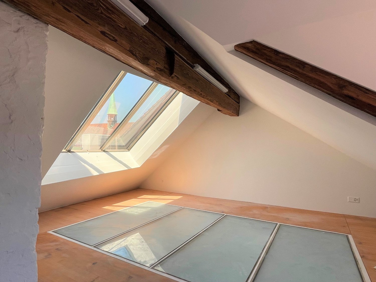 171m² office