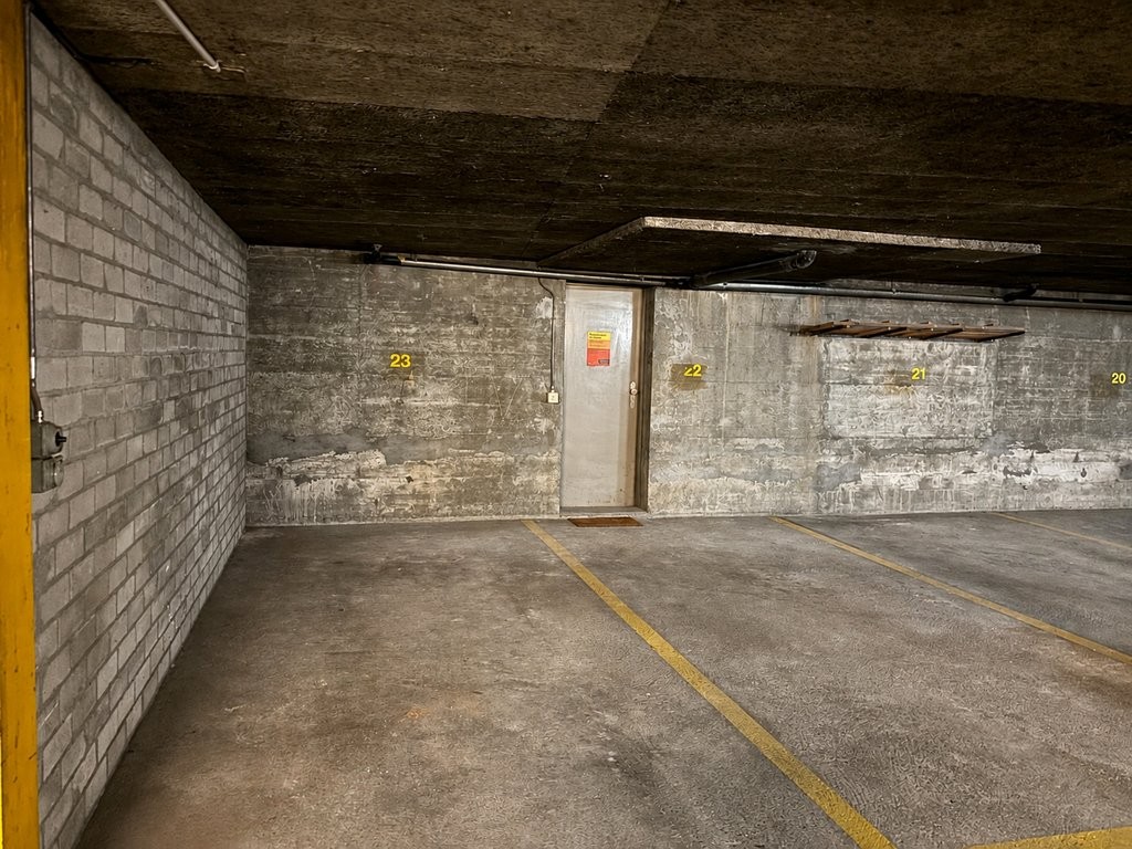 Place de parc souterrain, photo 1 sur 2