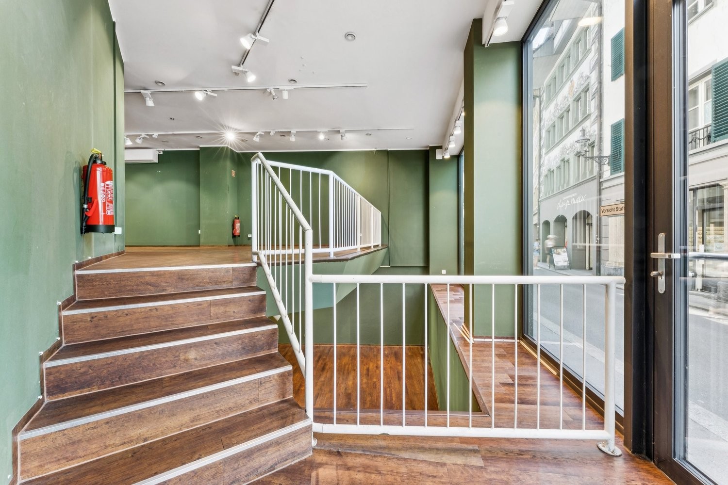 Magasin de 281m²
