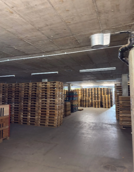 850m² shop