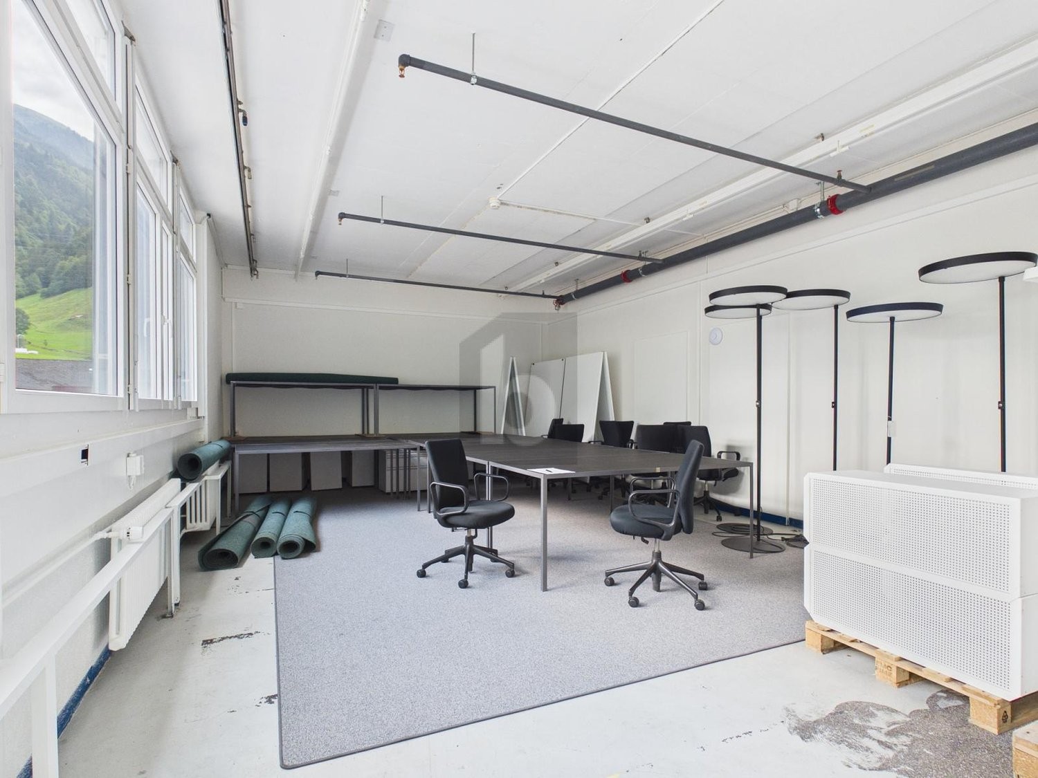 objet industriel de 605m², photo 3 sur 4