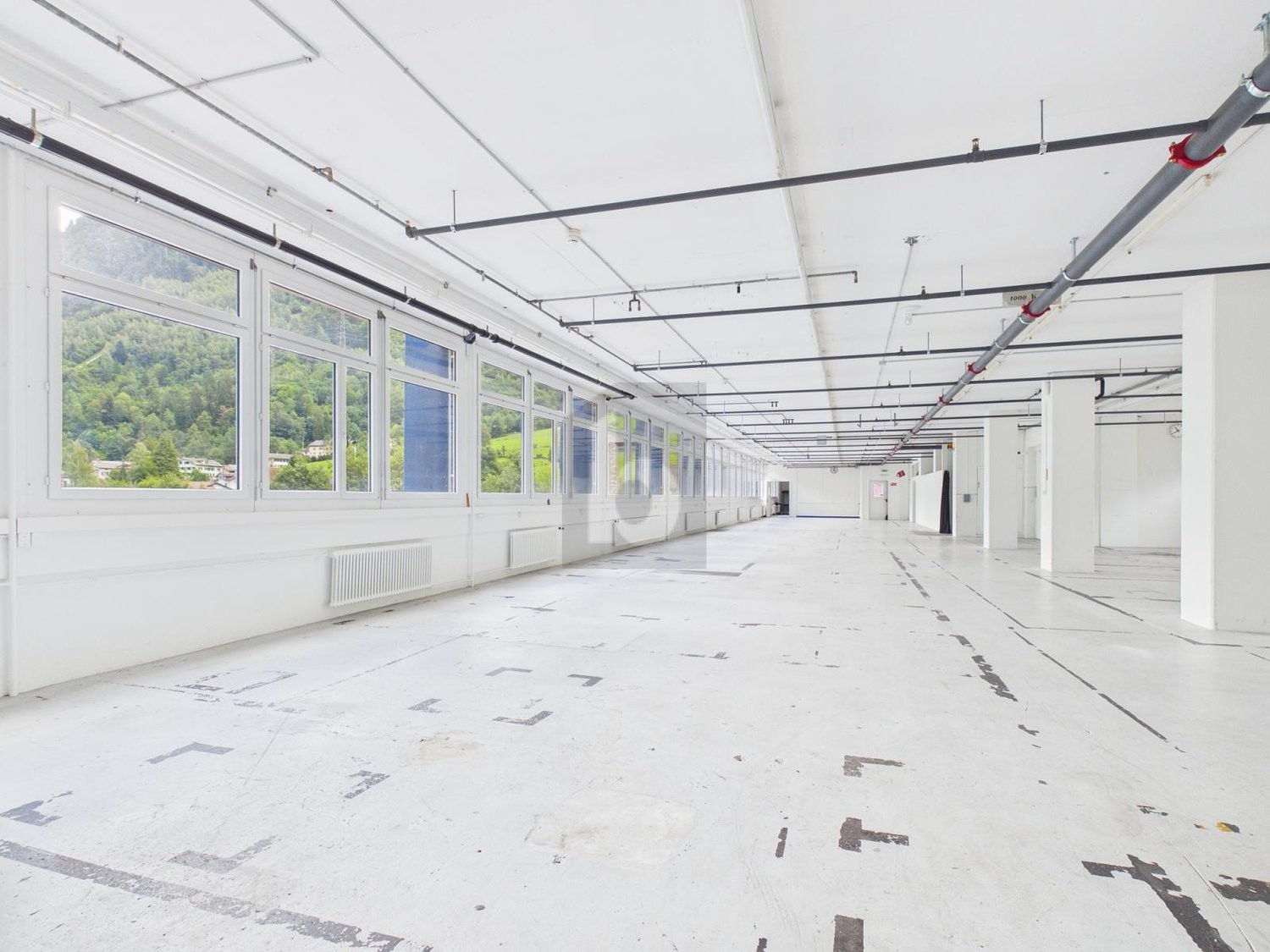 objet industriel de 605m², photo 1 sur 4