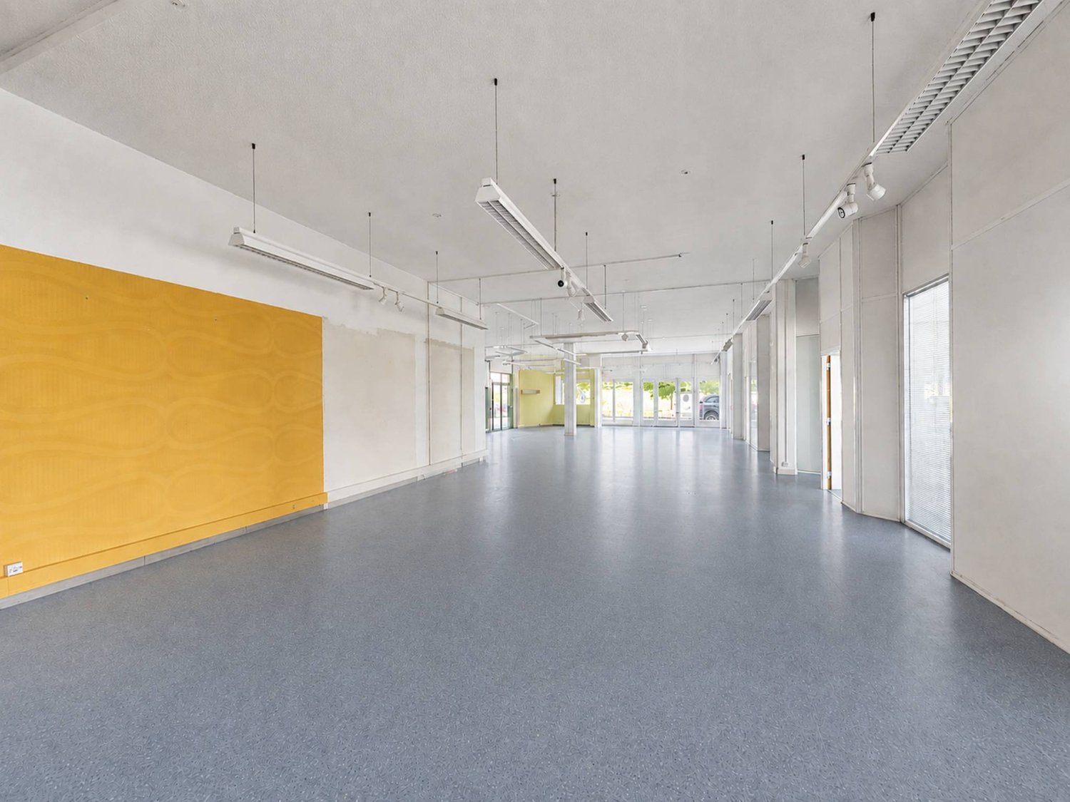 700m² commercial, photo 3 sur 3