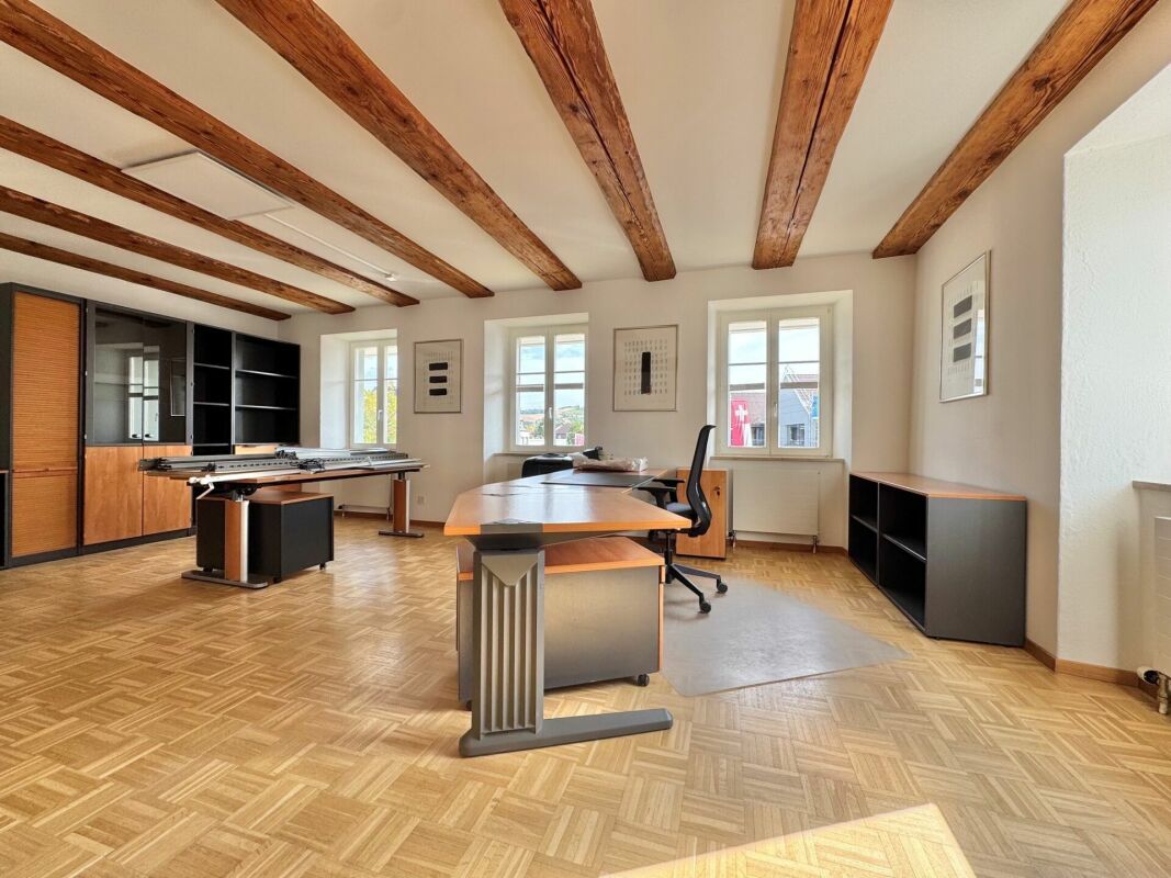 Bureau, photo 1 sur 10