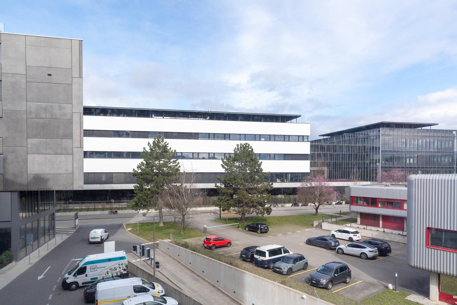 600m² office