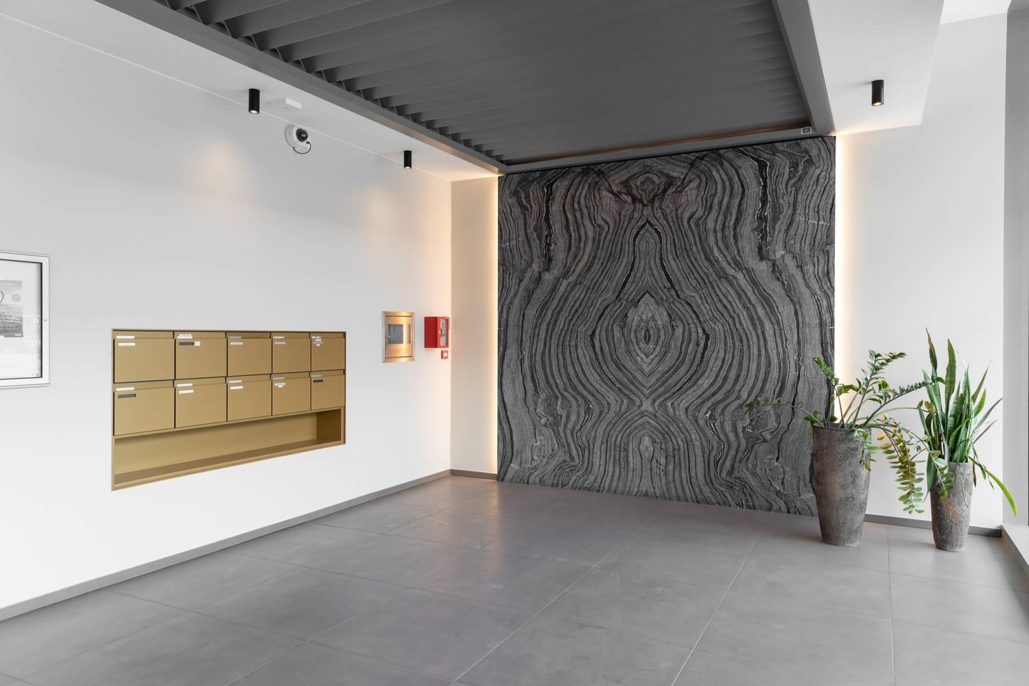 600m² office
